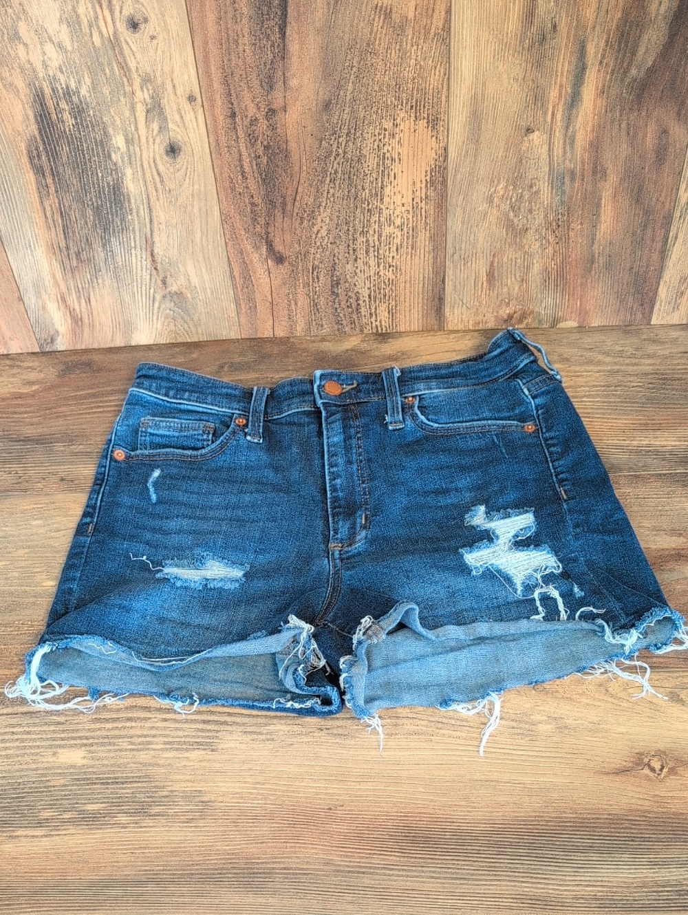 Universal Thread High Rise Midi Distressed Denim Shorts 8/29 Q224